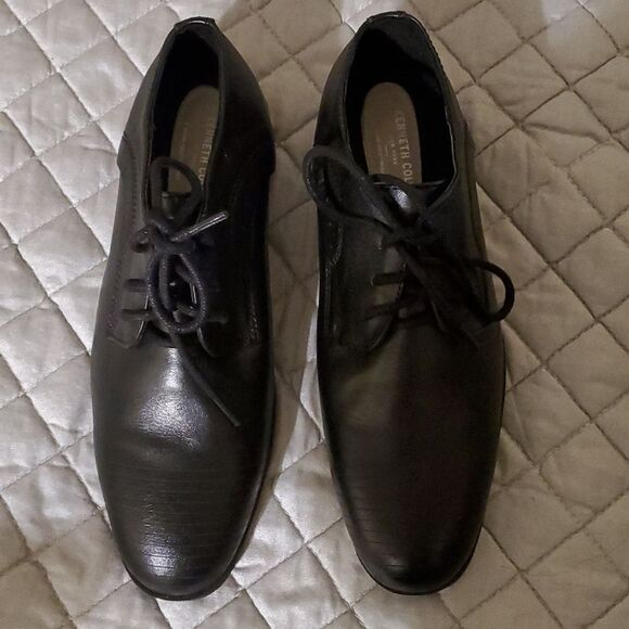 Kenneth Cole men black upper leather  3  1/2 - Picture 1 of 6